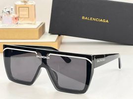 Picture of Balenciga Sunglasses _SKUfw53760356fw